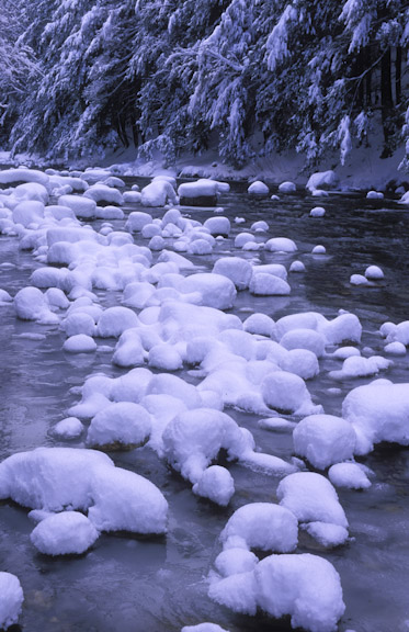 stream-snow-pillows